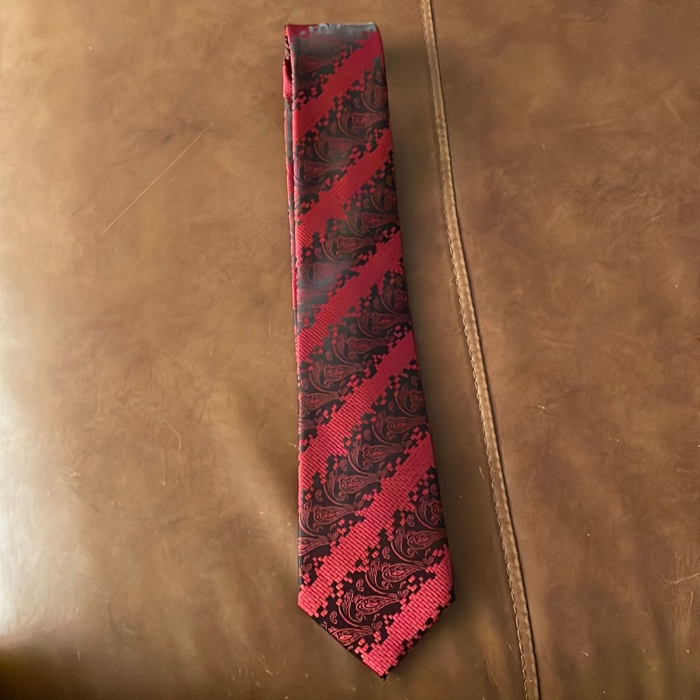 100% silk tie